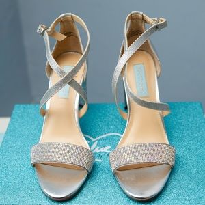 Sparkly Betsy Johnson Bella Glitter Shoe 👡